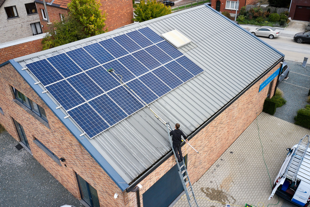Schoonmaak van zonnepanelen